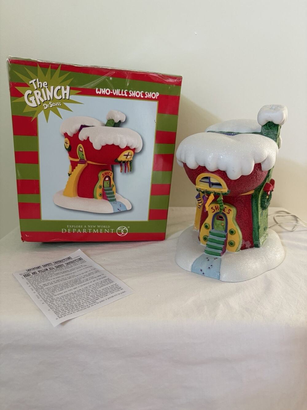 Dept 56 Dr Seuss Grinch Who-ville Shoe Shop Retired Christmas Village Light Up